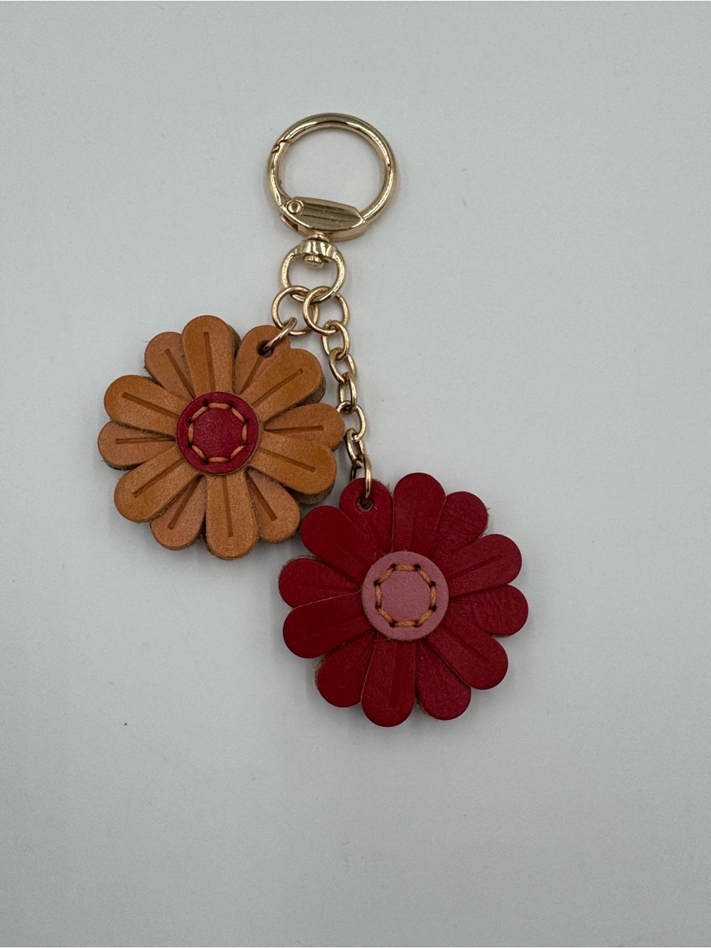 Leather Flower Double-Dangle Keychain or Bag Charm - Two Sided  - NWOT - Picture 3 of 3
